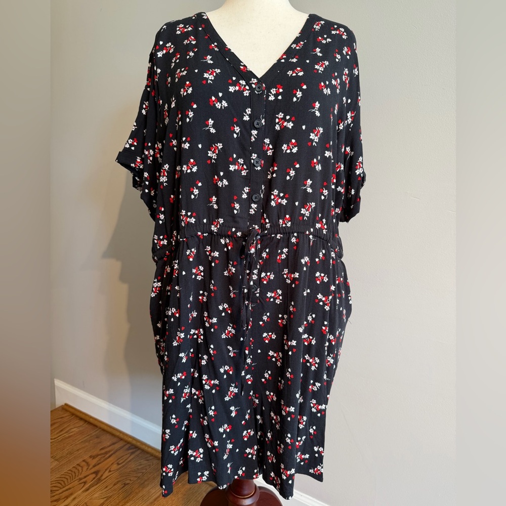 Torrid Black Romper with Red Heart/White Floral Print- Torrid Size 3 (22-24, 3X)